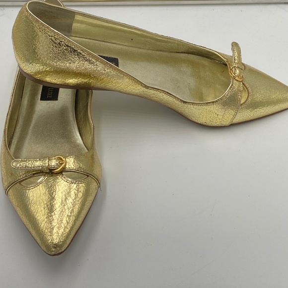 Used Crackled Gold Steve Madden Luxe Flats - Picture 2 of 15